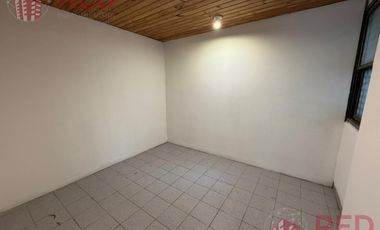 Alquila Casa Gerencial, B° Capellan - 4 Dormitorios