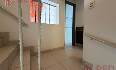 Alquila Casa Gerencial, B° Capellan - 4 Dormitorios