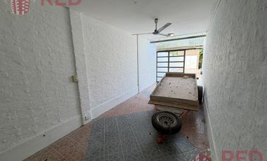 Alquila Casa Gerencial, B° Capellan - 4 Dormitorios