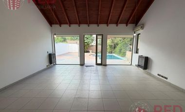 Alquila Casa Gerencial, B° Capellan - 4 Dormitorios