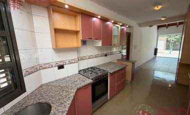 Alquila Casa Gerencial, B° Capellan - 4 Dormitorios