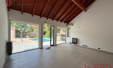 Alquila Casa Gerencial, B° Capellan - 4 Dormitorios