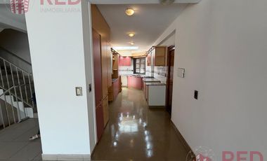 Alquila Casa Gerencial, B° Capellan - 4 Dormitorios