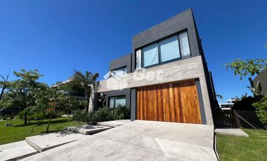 Casa en alquiler, Nordelta  el Yacht al rio