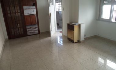 Departamento 2 ambientes en Primer Piso APTO CRÉDITO.- Banfield Oeste