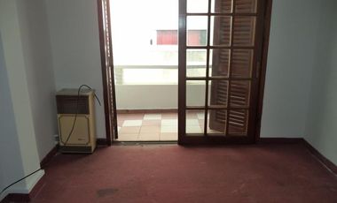 Departamento 2 ambientes en Primer Piso APTO CRÉDITO.- Banfield Oeste