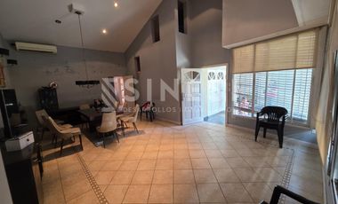 Casa 5 ambientes en San Martin Centro