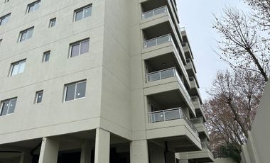 General San Martin  Departamento - 3 AMBIENTES  Con Balcon y Cochera PISO 3  G -