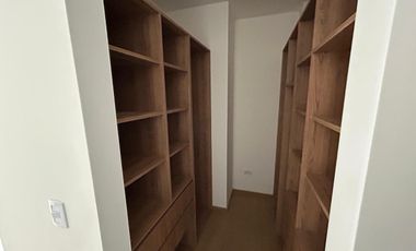 General San Martin  Departamento - 3 AMBIENTES  Con Balcon y Cochera PISO 3  G -