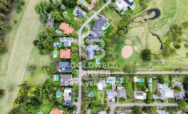 Casa en venta sobre dos lotes Club de Campo El Paso