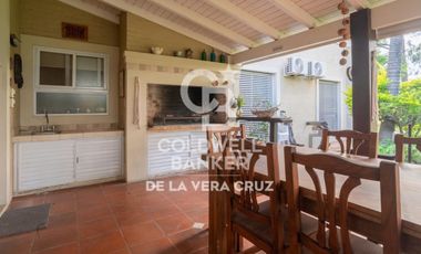 Casa en venta sobre dos lotes Club de Campo El Paso