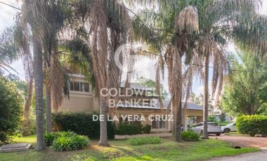 Casa en venta sobre dos lotes Club de Campo El Paso