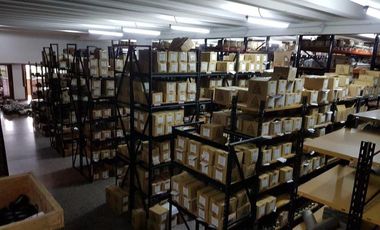 Rolon 2300 Excelente Inmueble ideal Depósito/Oficinas/Salon de fiestas 1200mts cub   400 descub