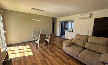 Departamento Frente a Club de Campo