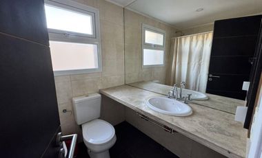 Departamento Frente a Club de Campo