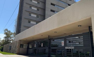 Departamento Frente a Club de Campo