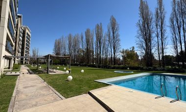 Departamento Frente a Club de Campo