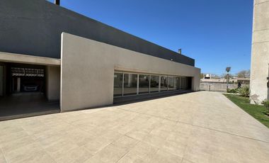 Departamento Frente a Club de Campo