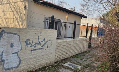 Lote con 2 casas construidas Multifamiliar Pilar Centro