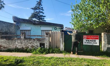 Lote con 2 casas construidas Multifamiliar Pilar Centro