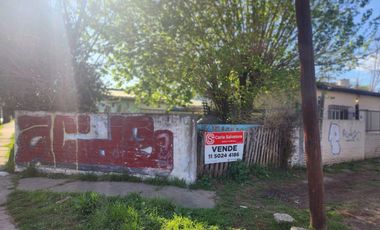 Lote con 2 casas construidas Multifamiliar Pilar Centro