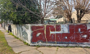 Lote con 2 casas construidas Multifamiliar Pilar Centro