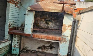 Lote con 2 casas construidas Multifamiliar Pilar Centro