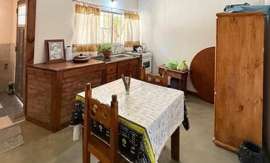se vende hermosa propiedad en Florencio Varela Villa Vatteone calle general Hornos 958
