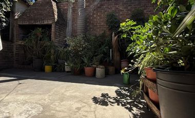 se vende hermosa propiedad en Florencio Varela Villa Vatteone calle general Hornos 958
