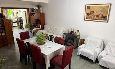 se vende hermosa propiedad en Florencio Varela Villa Vatteone calle general Hornos 958