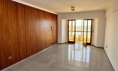VENTA - DEPARTAMENTO CUATRO AMBIENTES EN SAN BERNARDO CON COCHERA VISTA AL MAR.-