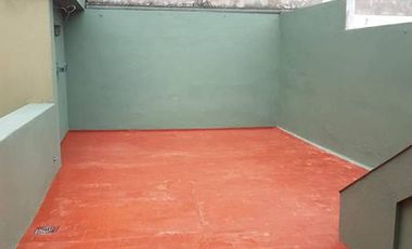 Casa con garage, patio y gran terraza