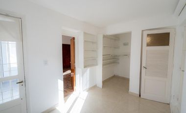 Venta, Chalet 4 ambientes + 2 departamentos en block, Barrio Chauvin