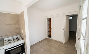 Venta, Chalet 4 ambientes + 2 departamentos en block, Barrio Chauvin