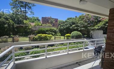 Departamento en Alquiler de 4 dormitorios y cochera cubierta