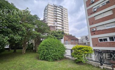 Departamento en Alquiler de 4 dormitorios y cochera cubierta