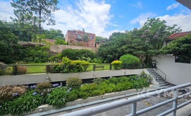 Departamento en Alquiler de 4 dormitorios y cochera cubierta