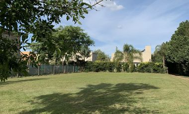 Oportunidad Terreno 806 m2 - Aguadas Barrio Cerrado - Funes | Venta