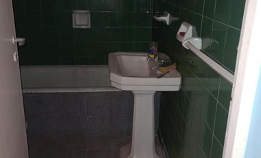 Casa en  Venta Rufino Centro a reciclar.  IDEAL INVERSOR