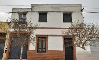 Casa en  Venta Rufino Centro a reciclar.  IDEAL INVERSOR