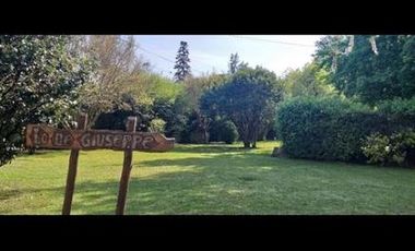 Impecable chalet de tres domitorios sobre 2200 m, pileta y parrilla en del Viso.