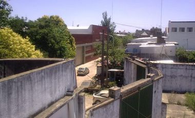 Galpón con oficinas  860 m2 en San Justo