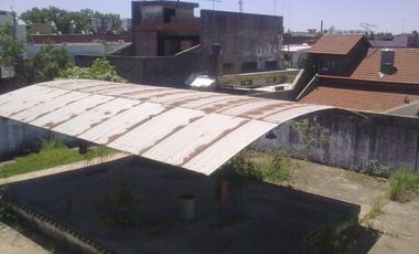 Galpón con oficinas  860 m2 en San Justo