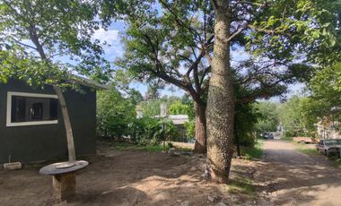 Rio Ceballos, casa remodelada en alquiler . Excelente ubicación , 2 dor, patio plano, un baño nuevo.