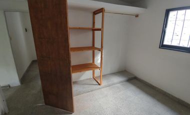 Rio Ceballos, casa remodelada en alquiler . Excelente ubicación , 2 dor, patio plano, un baño nuevo.