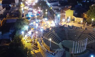 Rio Ceballos, casa remodelada . Excelente ubicación , 2 dor, patio plano, un baño nuevo.