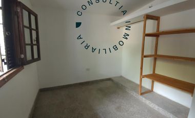Rio Ceballos, casa remodelada . Excelente ubicación , 2 dor, patio plano, un baño nuevo.