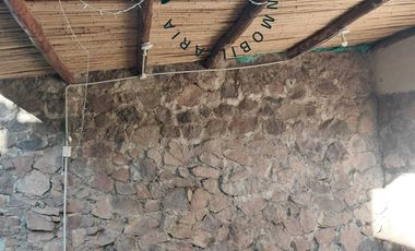 Rio Ceballos, casa remodelada . Excelente ubicación , 2 dor, patio plano, un baño nuevo.