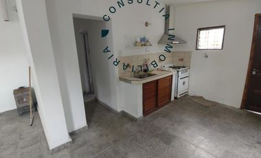 Rio Ceballos, casa remodelada . Excelente ubicación , 2 dor, patio plano, un baño nuevo.