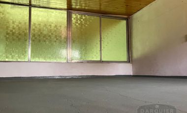 Local en Jose Marmol